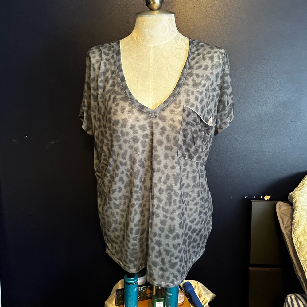 Express Women's Charcoal Grey Leopard V-Neck Pocket Tank